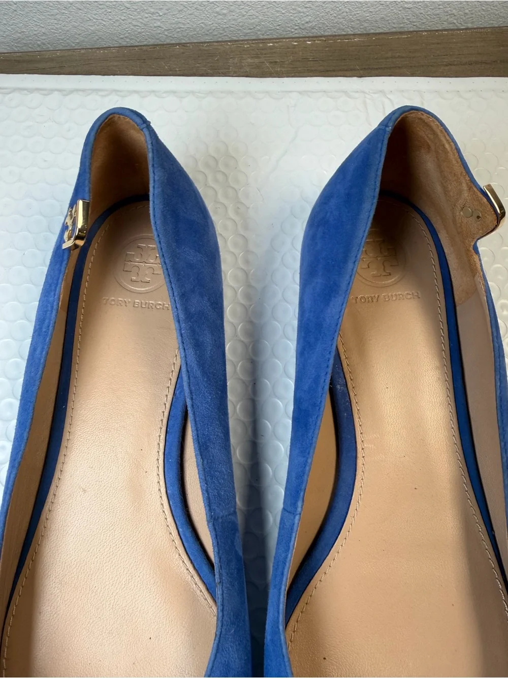 Tory Burch Gigi Pointed Toe Flats Blue Suede Gold Logo Women’s Size 9M New
